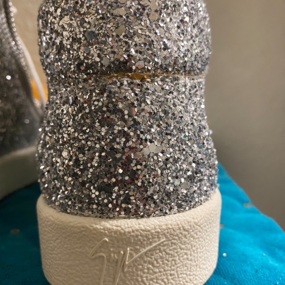 Authentic Giuseppe Zanotti - image 4